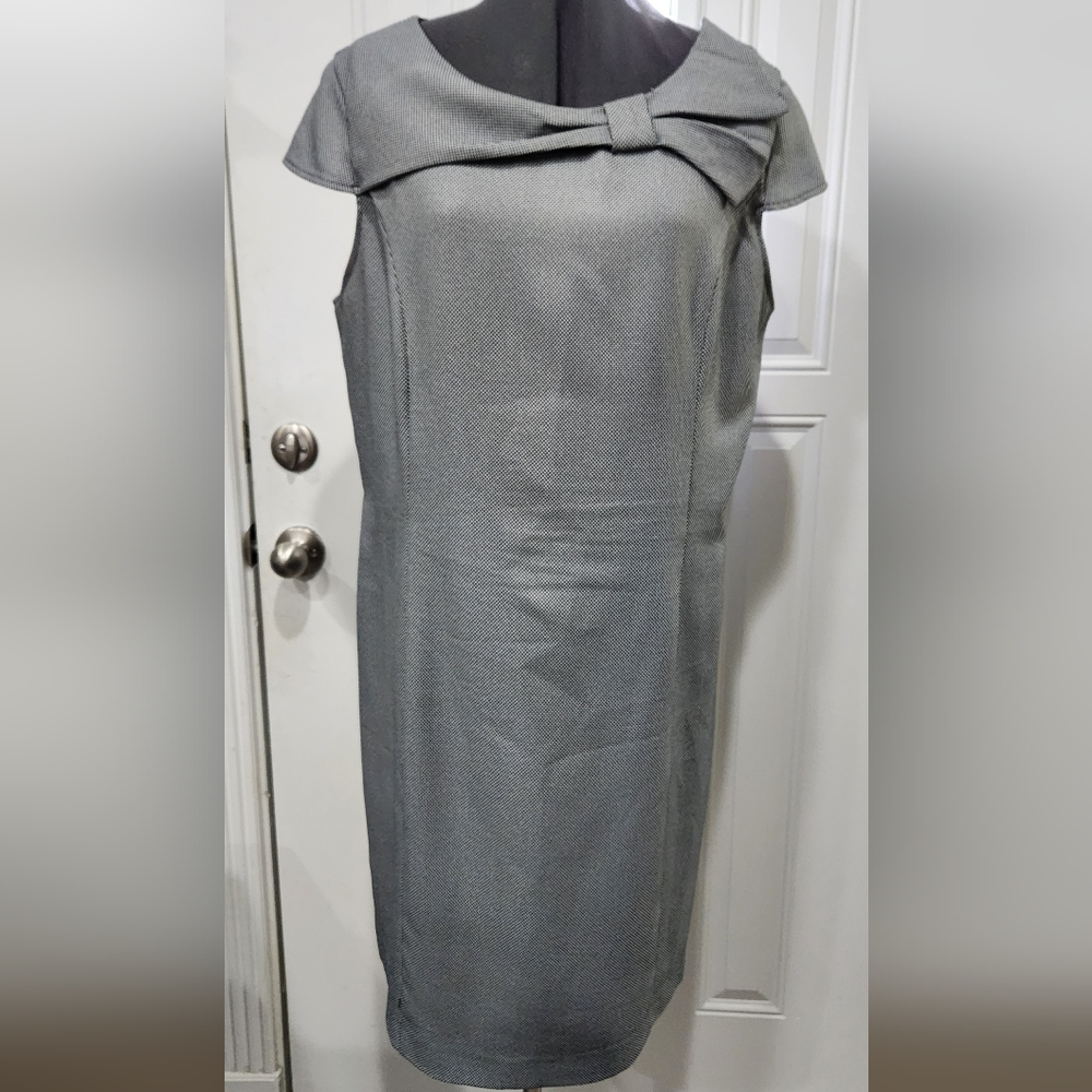 Voir Voir origami collar cap sleeve black white shift dress size 18